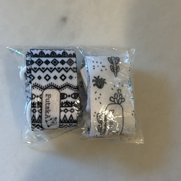 Putska Baby Bibs And Pacifier Clips NEW - Picture 7 of 8